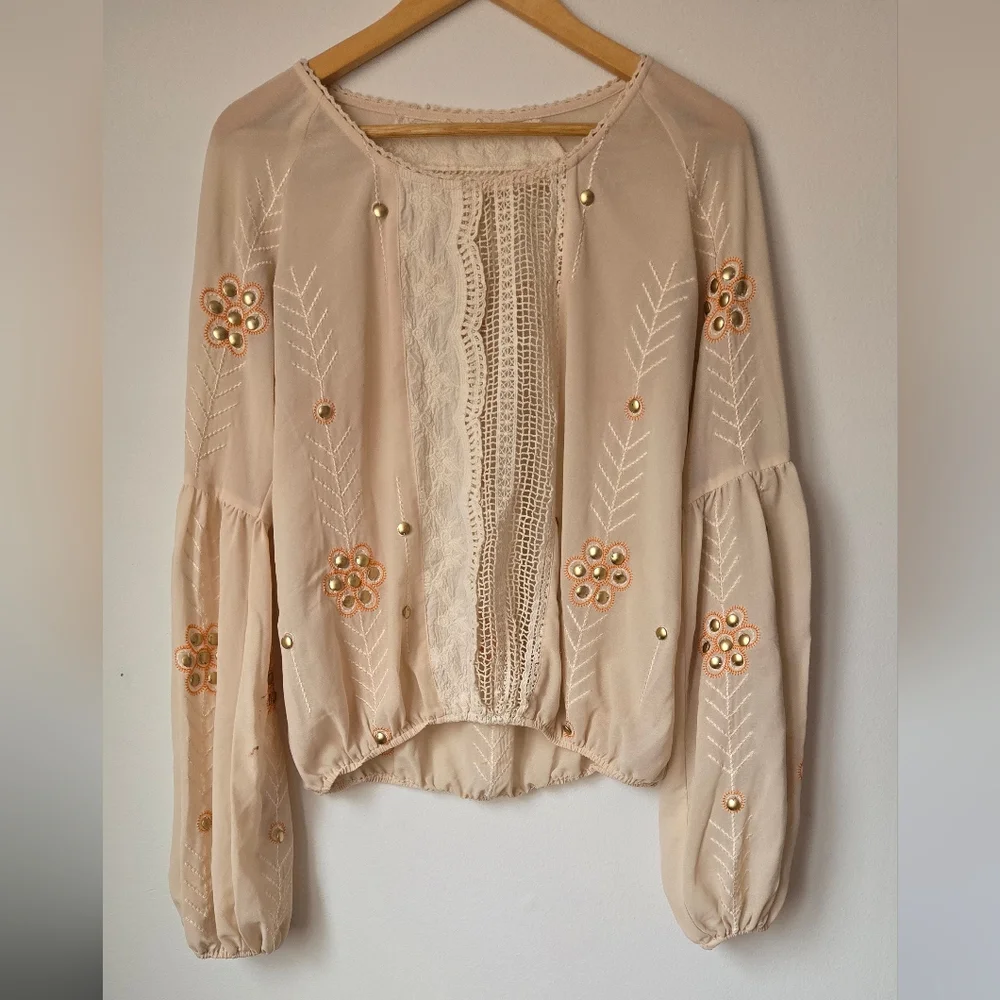 Journey Top in CreamThe Allflower Creative